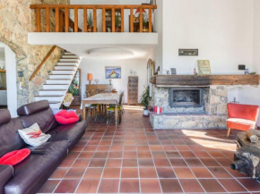 Villa Les Baux Rouges by Interhome